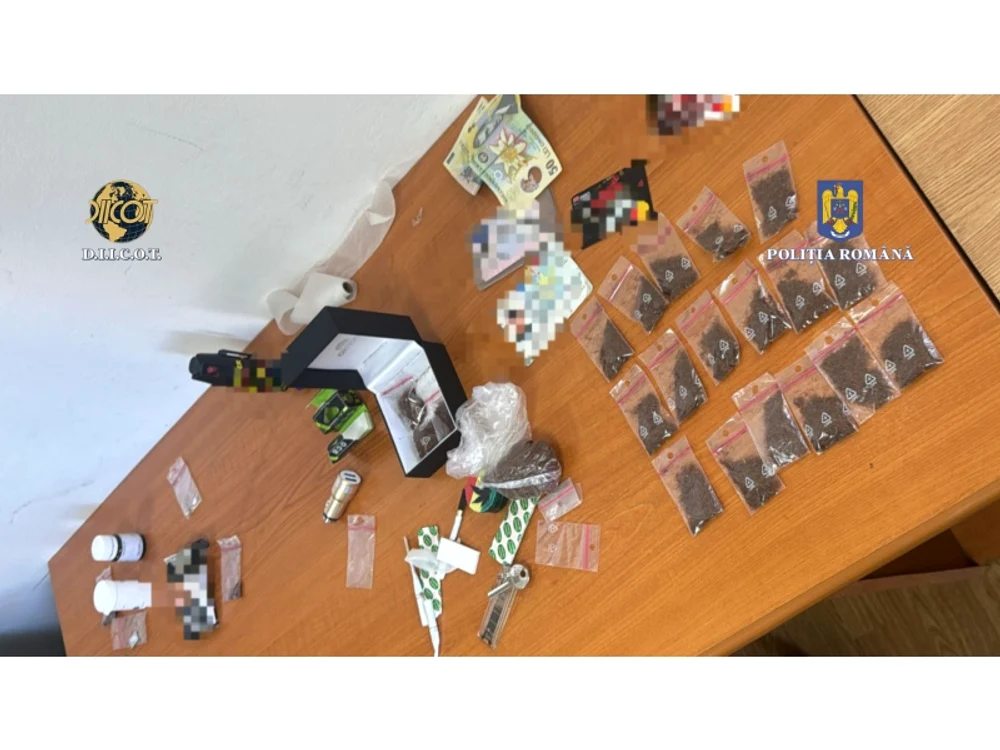 Tânărul vinde droguri cu 40-50 de lei doza și minorilor - Foto IPJ Brasov