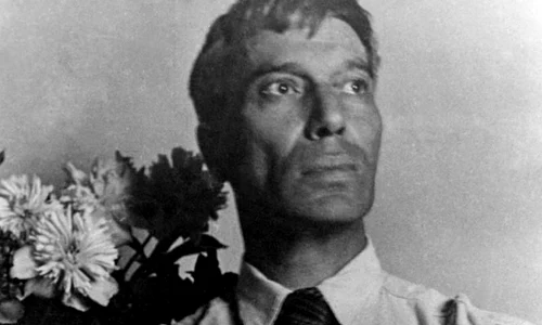 Două monumente noi la Moscova, dedicate lui Boris Pasternak și Mikhail Kalashnikov jpeg