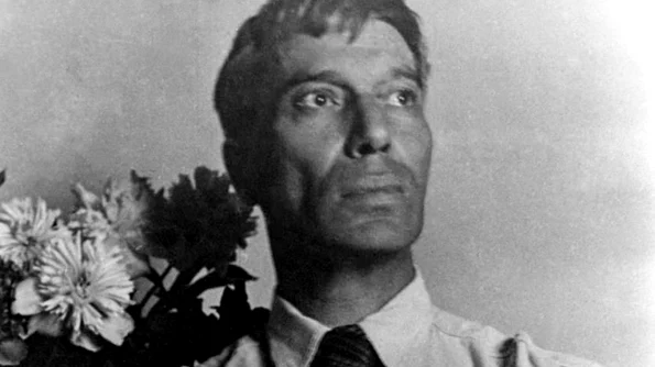 Două monumente noi la Moscova, dedicate lui Boris Pasternak și Mikhail Kalashnikov jpeg