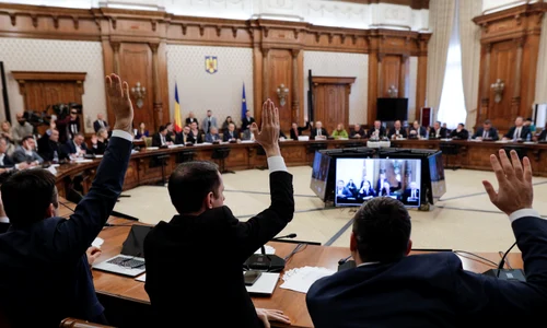 Comisiile de specialitate din Parlament dezbat și votează amendamentele la Legea bugetului de stat pe anul 2024. FOTO Inquam Photos / George Călin