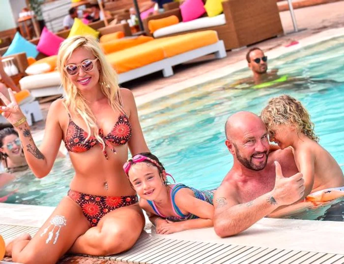 Familia Zenga s-a distrat de minune în vacanță