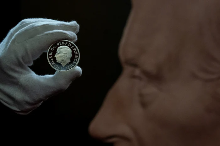 Moneda cu efigia regelui Charles al III-lea, dezvăluită de Monetăria Regală FOTO Profimedia