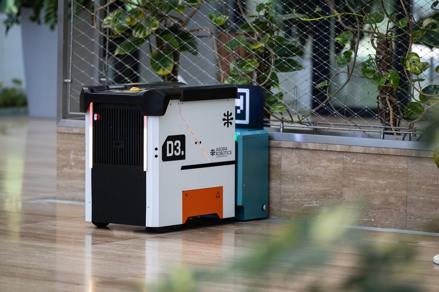 Românii au dezvoltat și produs primul robot autonom industrial