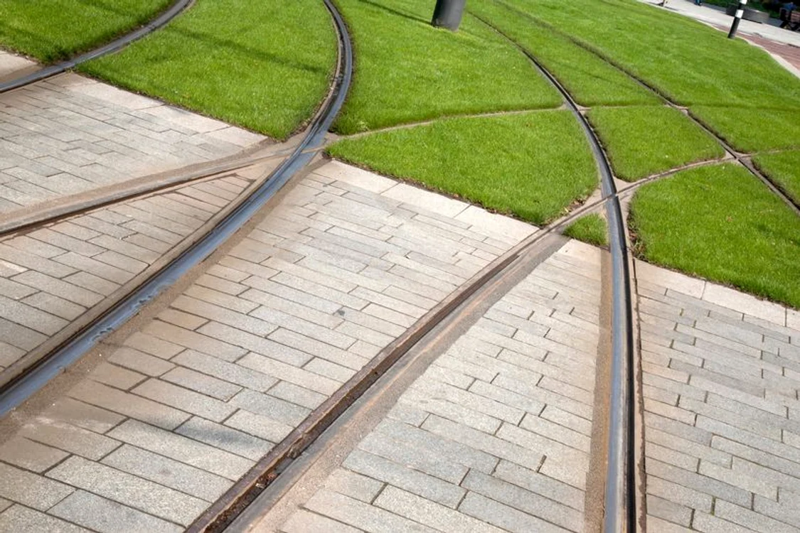 A fost lansată în SEAP licitaţia pentru proiectarea şi execuţia reabilitării liniei 5 de tramvai