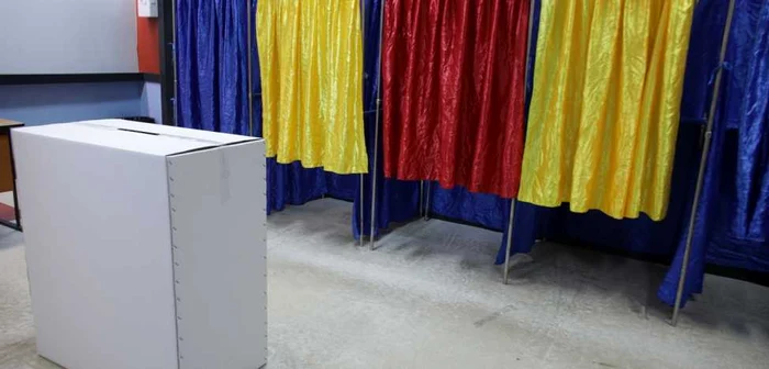 Doar 20,41% din totalul votanţilor înscrişi pe listele electorale s-au prezentat la vot, insuficient ca Legea fundamentală să fie revizuită