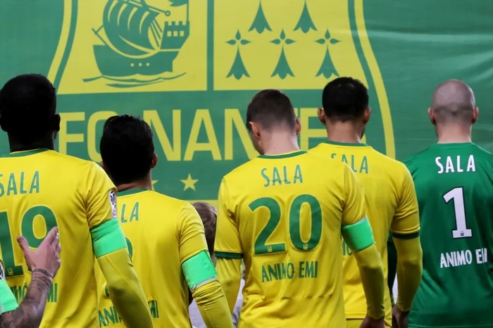 
    Fotbaliștii lui Nantes au purtat tricouri cu numele lui Sala pe spateFoto: EPA  