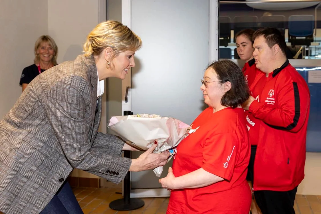 Charlene deschidere jpg
