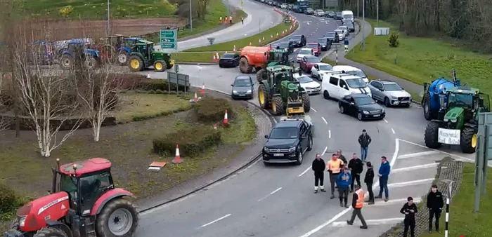 Mai multe străzi au fost blocate. FOTO captură Irish Mirror