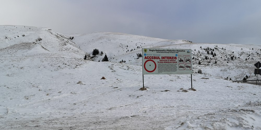 Transbucegi, în continuare închis, între Cabana Dichiu și Piatra Arsă. Recomandările drumarilor