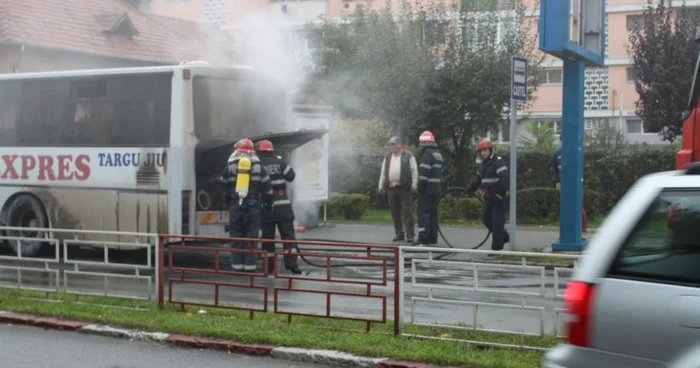 Incendiul a fost stins de pompieri