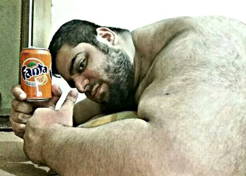 
    Sajad Gharibi cântărește 158 de kilograme și este asemuit cu Incredibilul HulkFoto Instagram  