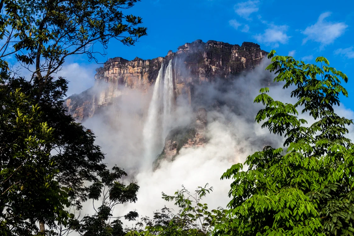 
    Cascada  Niagara - Înălțime  51 metri  