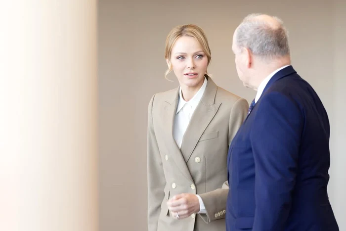 Charlene la Premiile Crucea Roșie (8) jpg