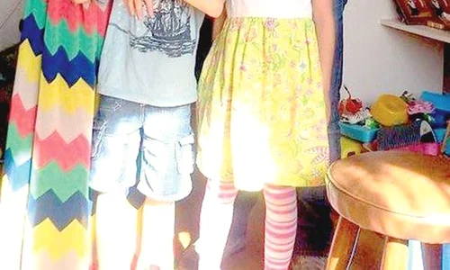 Marian Dragulescu si Larisa, cu copiii, pe vremea cand alcatuiau o familie jpeg
