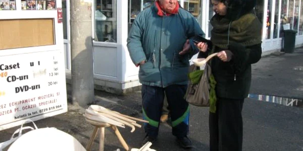 Clienţii nu se îndură să dea 5 lei pe un căuş
