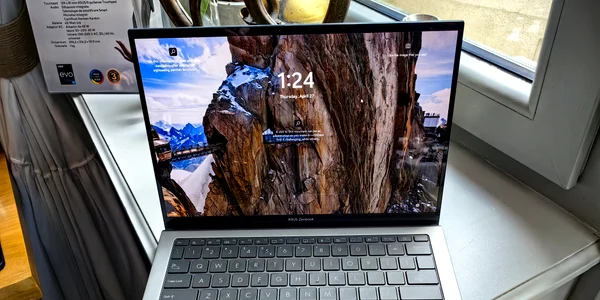 Laptop ASUS Zenbook S 13 OLED jpg