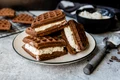 Gofre cu inghetata de vanilie  Sursa foto shutterstock 1802042077 jpg