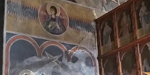 Au apărut crăpături în Biserica Greacă din Constanța (Metamorphosis) Foto Captură video Ziua de Constanța jpg