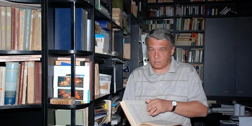 Prof. univ. dr. Ionel Cândea, directorul Muzeului Brăilei