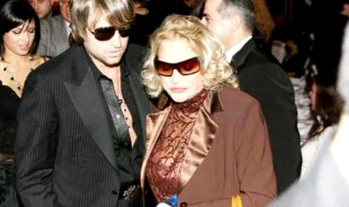 Cătălin Botezatu, declarații sfâșietoare după ce s-a finalizat scurta ceremonie de incinerare a Zinei DumitrescuFoto Facebook