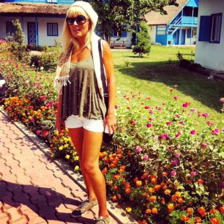 
    Elena Udrea a beneficiat de o petrecere şi o serie de excursii plătite din şpagiFoto Arhivă Personală  
