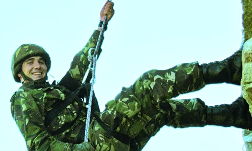 Orbuleţ a făcut şi  alpinism în Afganistan jpeg