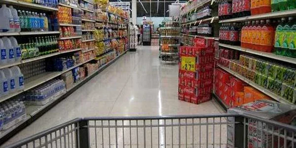 Fetița a stat timp de 4 zile, câte 12 ore pe zi, în magazin