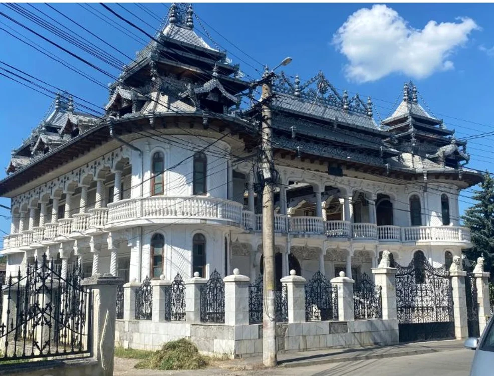 Casa scoasă la vânzare cu FOTO: Turdanews