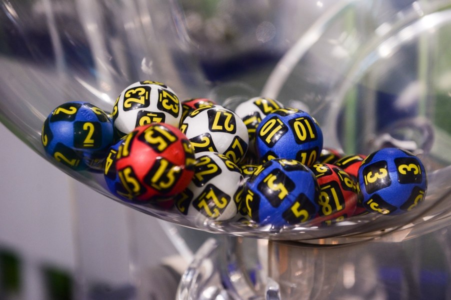 Rezultate Loto 6/49, Noroc, Joker, Noroc Plus, Loto 5/40 și Super Noroc. Joi, 4 aprilie, reportul la 6/49 depășește 1,56 milioane de euro