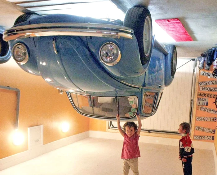 Casa  cu fundu-n  sus (fotografii: reuters)