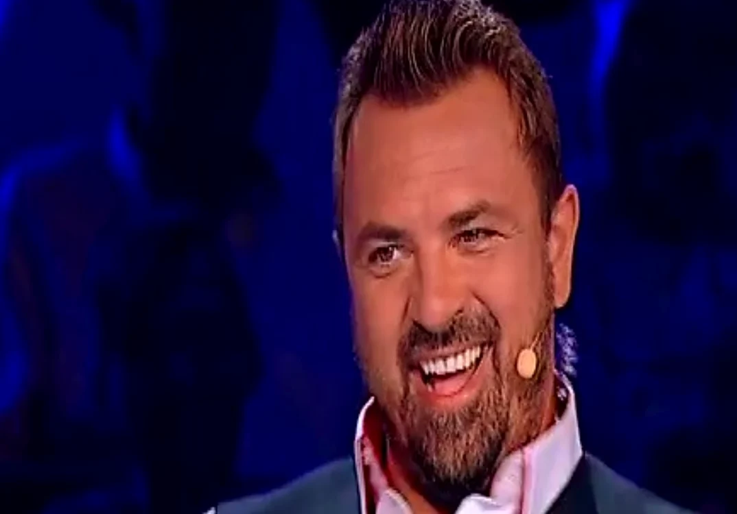 
    Horia Brenciu a oferit un cadou unei concurenteFoto captură/ Antena 1  