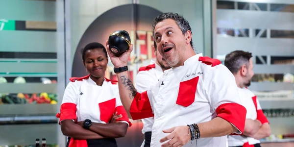Chef Sorin Bontea sparge bomba jpg