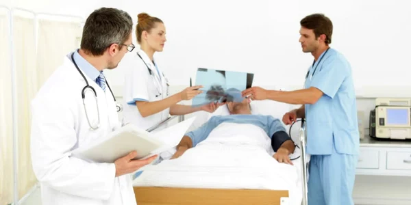 medic pacient