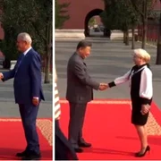 adrian nastase si viorica dancila la parada lui xi jinping foto x (1) png