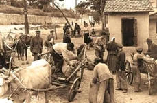 Refugiaţi din cauza foametei FOTO Arhiva Bibliotecii VA Urechia Galaţi jpeg