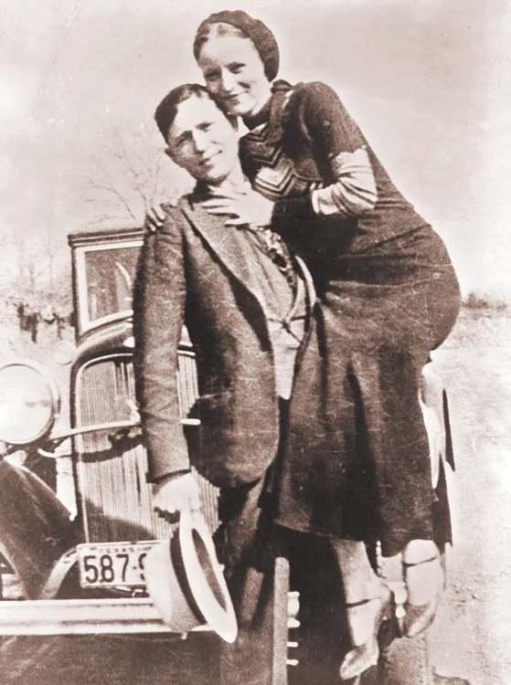 Aşa arătau adevăraţii  Bonnie și Clyde 
