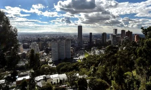 Mercenari, spioni şi agenţi dubli se adună în masă la Bogota jpeg