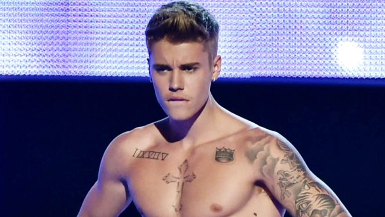 
    Bieber a petrecut cu șase feteFoto: Getty  