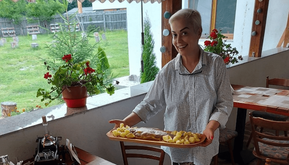 Cât costă un sejur de Paște la pensiunea Monicăi Anghel sau a Andreei Esca. Ce include pachetul de Paște
