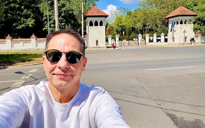 Dan Negru, mesaj din fața Palatului Cotroceni în ziua alegerilor / foto: Instagram