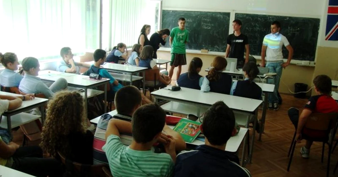 Liceenii s-au întâlnit cu colegii mai mici