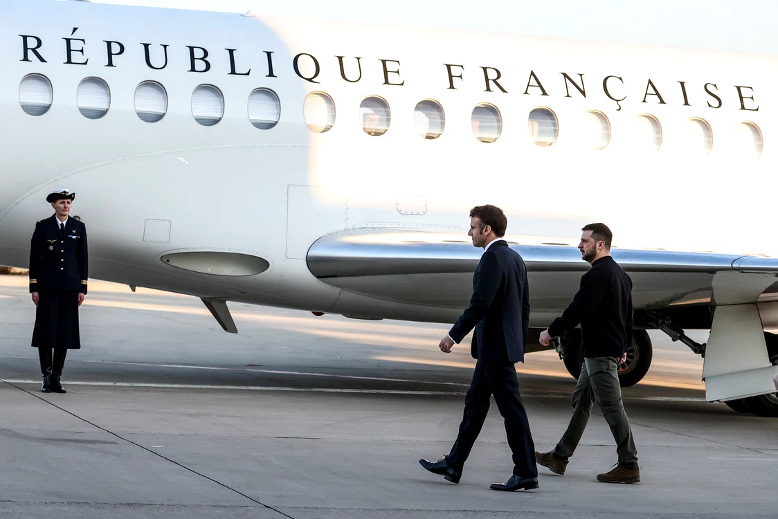 Emmanuel Macron și Volodimir Zelenski, în urmă cu un an. FOTO EPA EFE