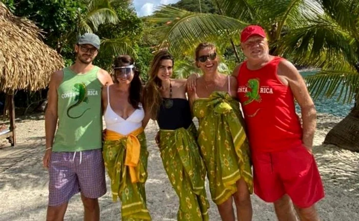 Ginerele Jamil&nbsp;El Hallak, fiicele Catinca și  Ștefania, soția Alina și Cornel Tăbăcaru