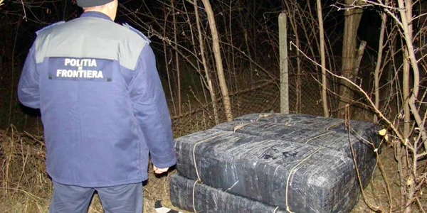 Românul a încercat să treacă ilegal granița peste Prut, cu 14.500 pachete de țigări de contrabandă