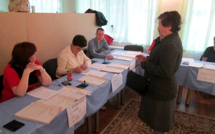 Primii arădeni au mers la vot FOTO Bogdan Iancu