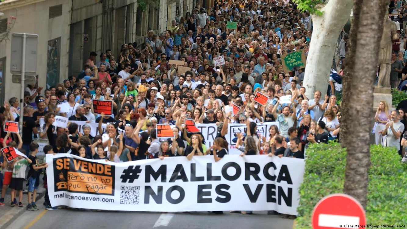 Mii de persoane au demonstrat împotriva turismului de masă în Palma de Mallorca în mai 2024
