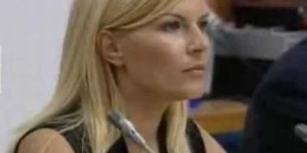 VIDEO Elena Udrea părăseşte pentru a doua oară lucrările comisiei de anchetă
