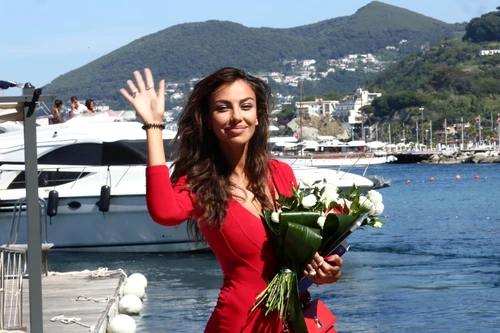 madalina ghenea hepta 2490073 jpeg