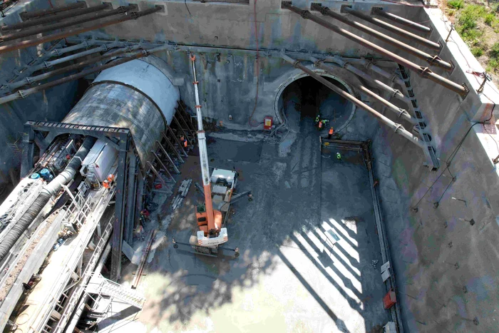 VIDEO Imagini spectaculoase din interiorul „cârtițelor” care sapă tunelurile pentru calea ferată Brașov-Sighișoara