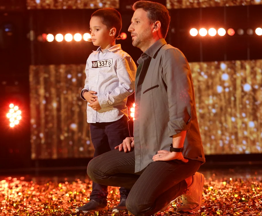 
    Theodor Marcu a primit Golden Buzzfoto: Pro Tv   